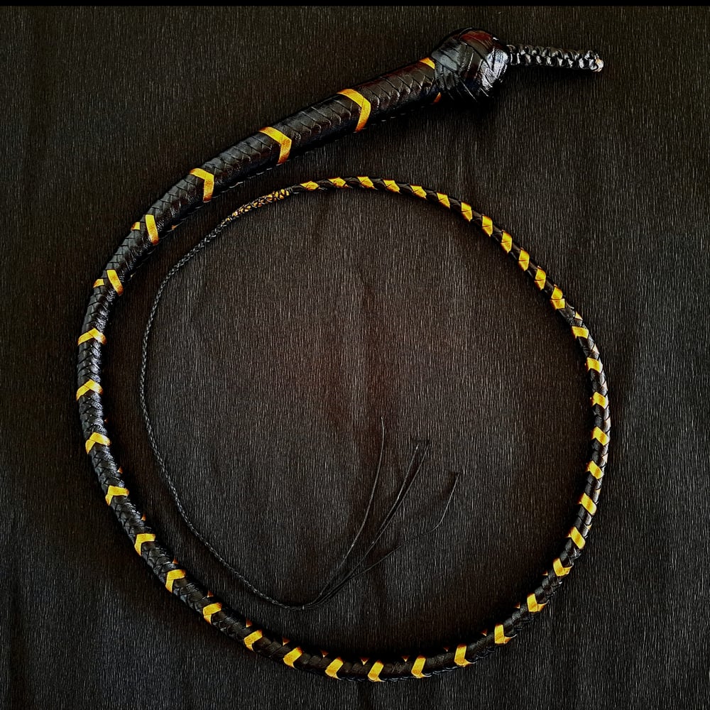 Image of The "Classique" whip Black and Gold