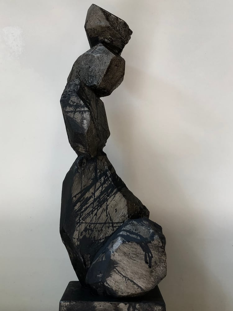 Image of abstract sculpture (dark silver)