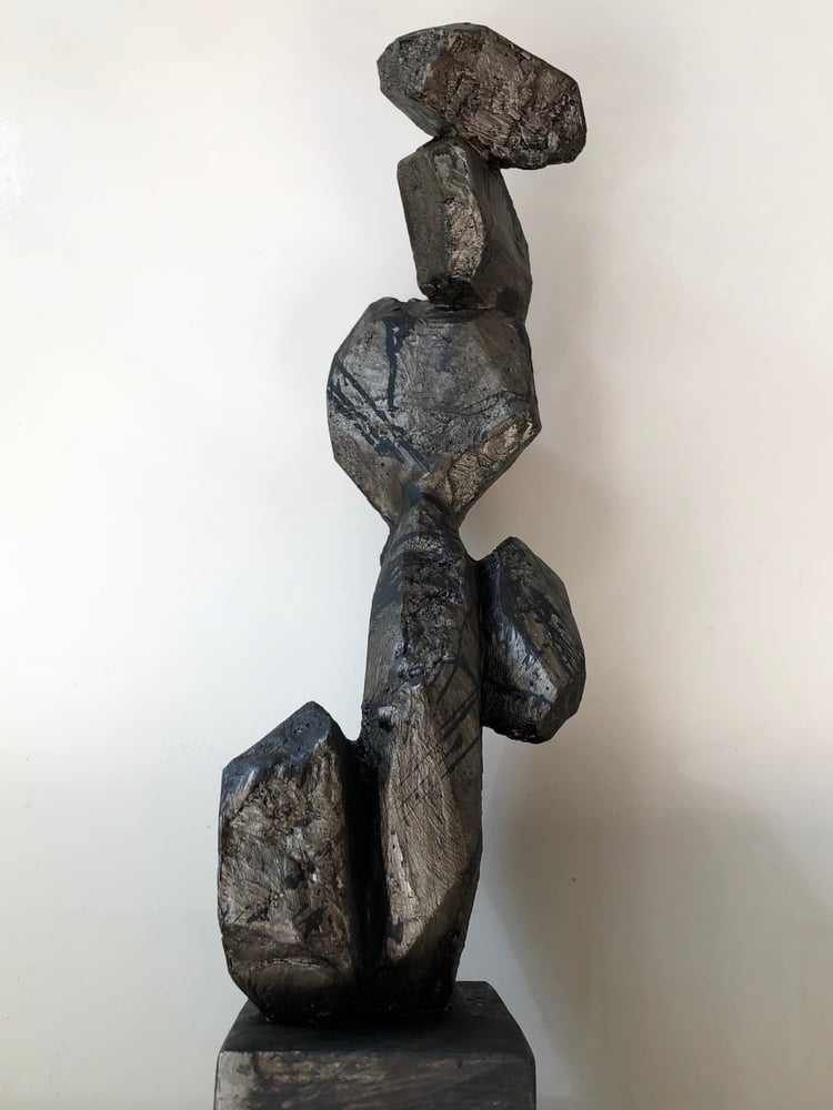 Image of abstract sculpture (dark silver)