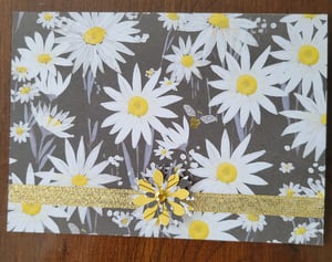 Image of Daisies (on black)