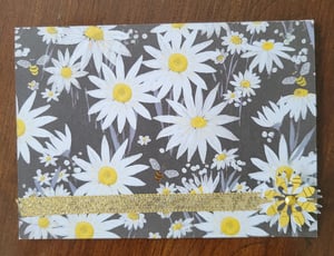 Image of Daisies (on black)