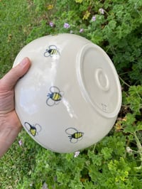 Image 3 of Large Bee Decorated Bowl