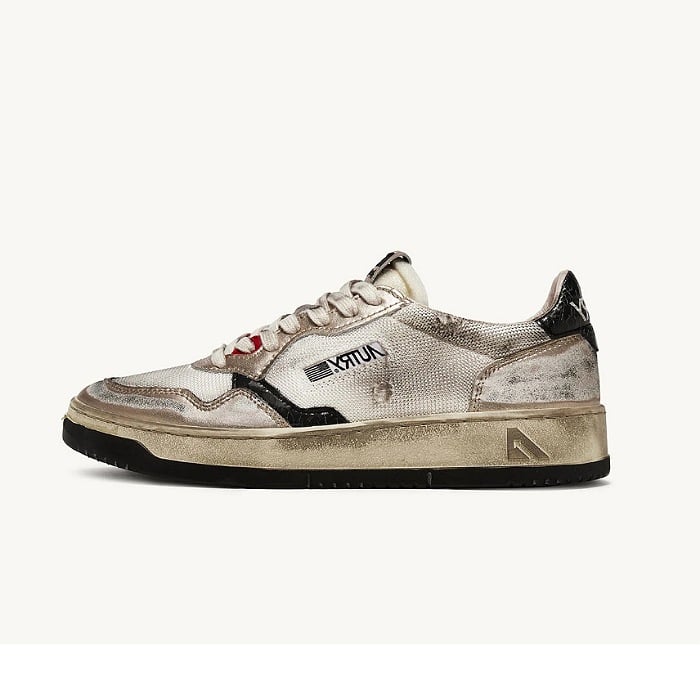 Image of AUTRY MEDALIST SUPER VINTAGE LOW SNEAKERS IN MESH AND SUEDE COLOR WHITE AND GOLD