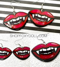 Fang me vamp earrings 