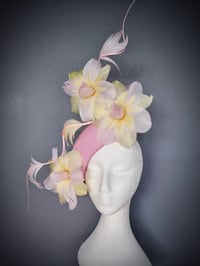 Image 3 of 'Coco' in soft pink and lemon