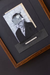 Image 2 of Os Antigos retratos de parede, 2018