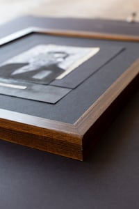 Image 4 of Os Antigos retratos de parede, 2018