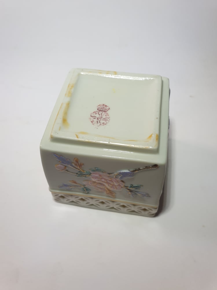 Image of Royal Worcester Reticulated Pot