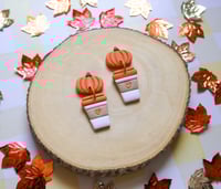 Image 1 of Pumpkin studs latte 