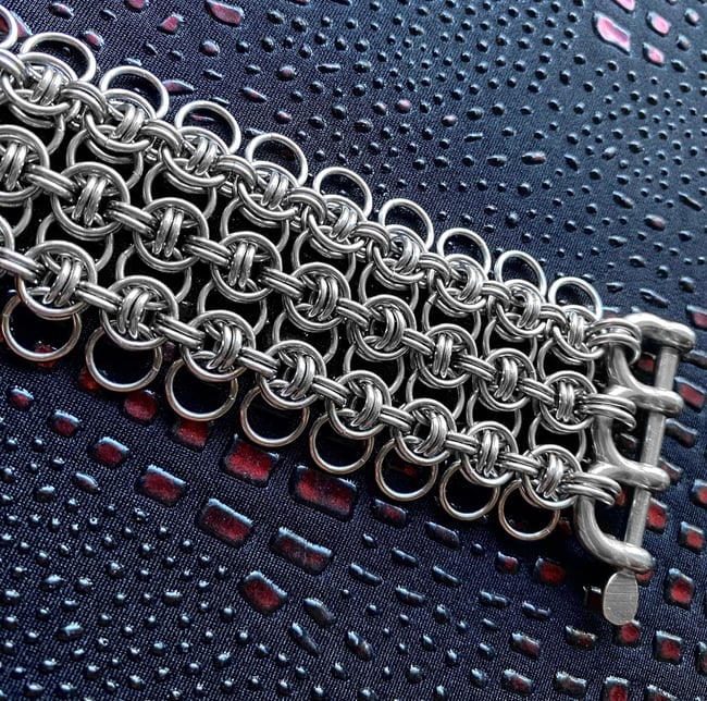 Kûtotaz throatguard