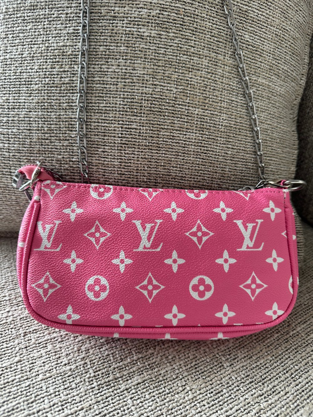 Image of Lv pouch 