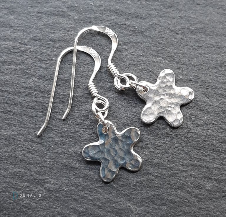Flower drop earrings Image 2