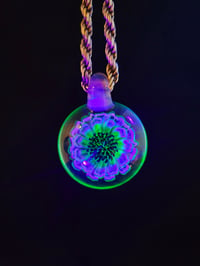 Image 4 of Uv reactive glow flower with cfl reactive bale.