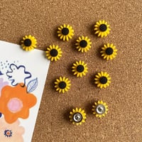 Image 3 of Thumb tacks