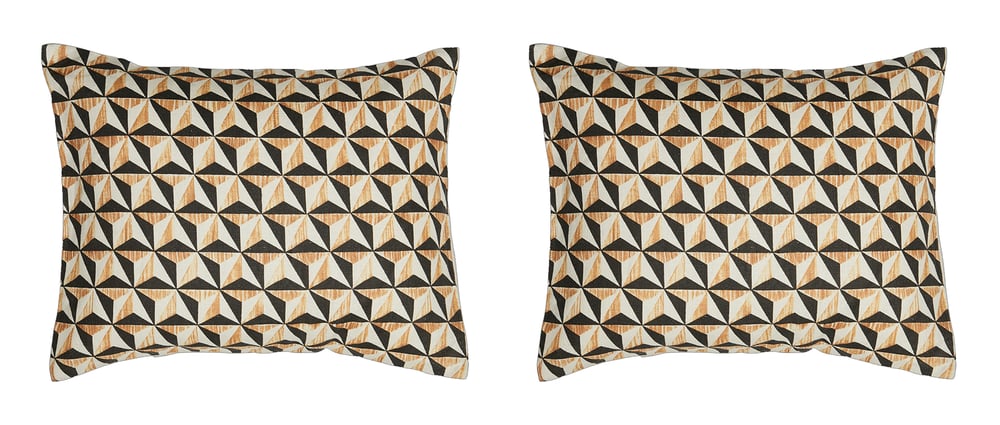 Image of Pair of Pointes De Diamant Linen Cushions by Antoinette Poisson, Paris