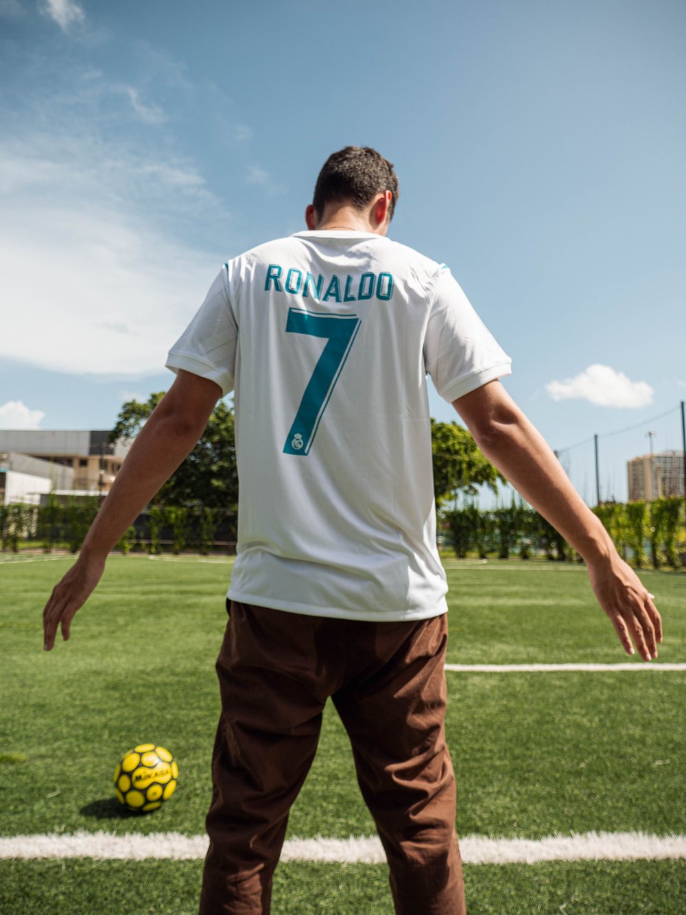 REAL MADRID 2017/2018 RETRO HOME KIT