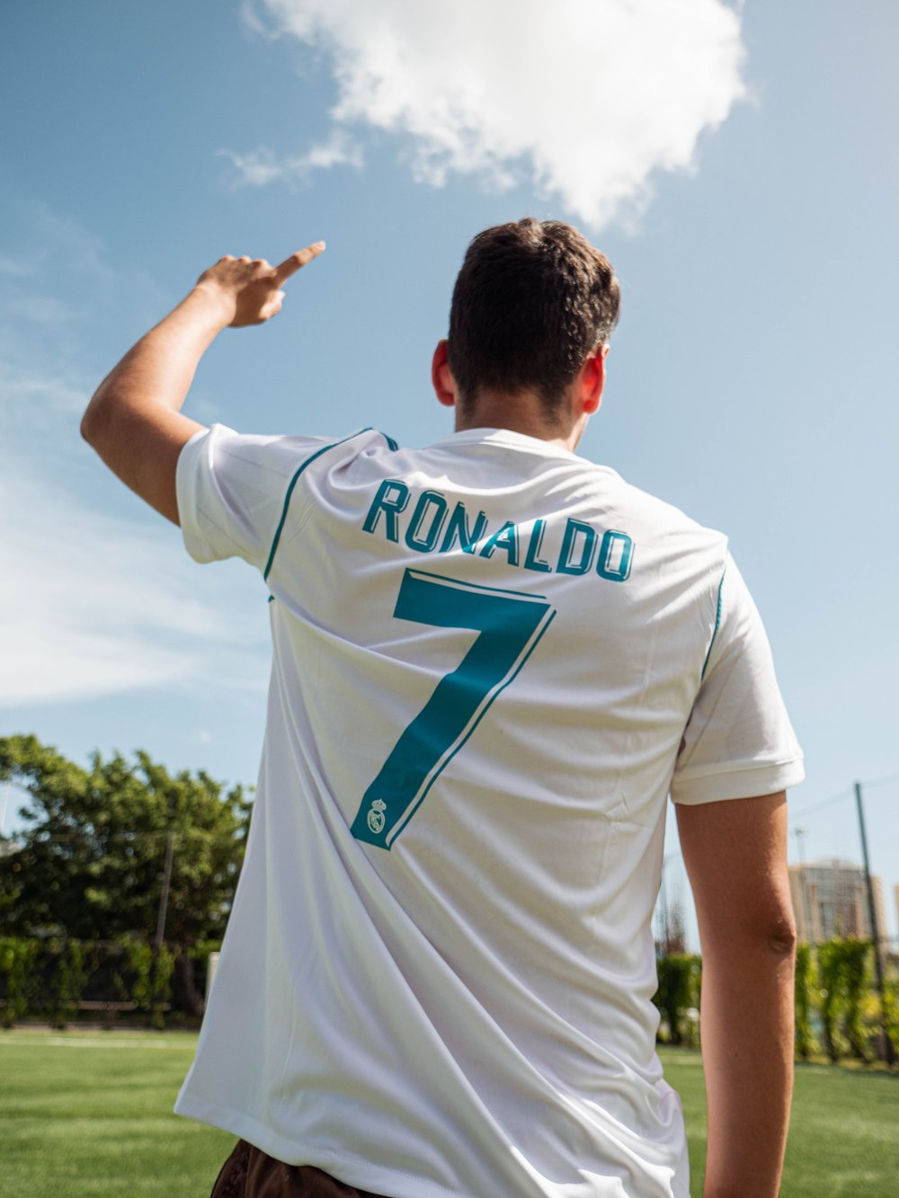 REAL MADRID 2017/2018 RETRO HOME KIT