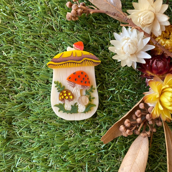 Image of Merry Mushroom Brooch