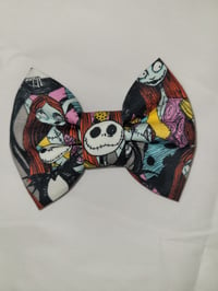 Image 2 of Jack Skelington Bow (3)