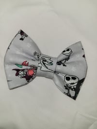 Image 5 of Jack Skelington bow (2)