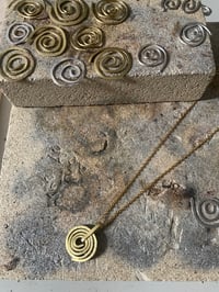 Image 3 of ‘Contraction’ hammered brass necklace 
