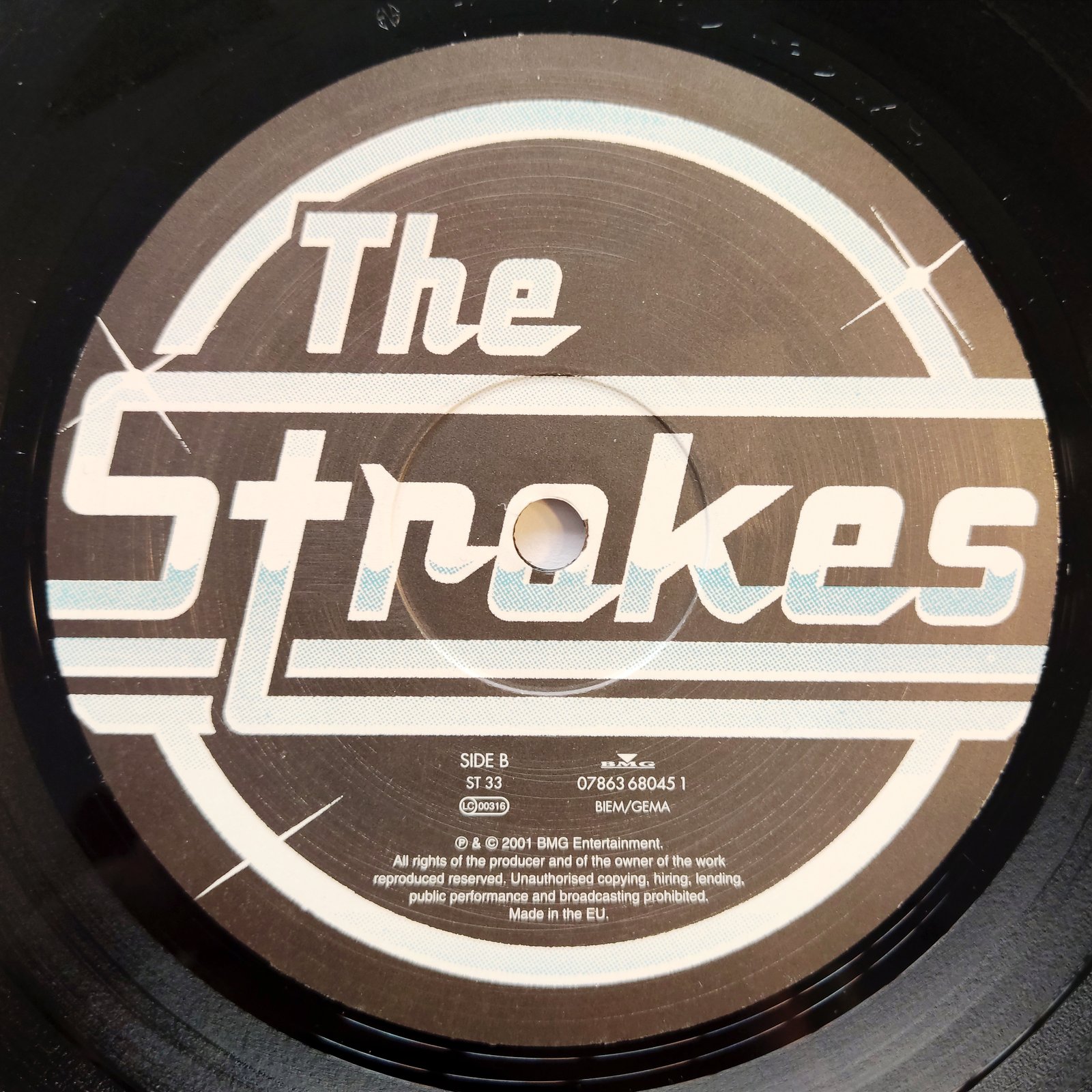 The Strokes - Is This It LP | Wolf Tapes