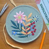 Image 1 of Green Floral 6" Botanical Embroidery Kit