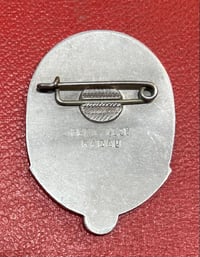 Image 2 of Inter-War (Nazi Germany) 1935 Nazi Tag Der Arbeit (Labor Day) Commemorative Badge - Original Issue