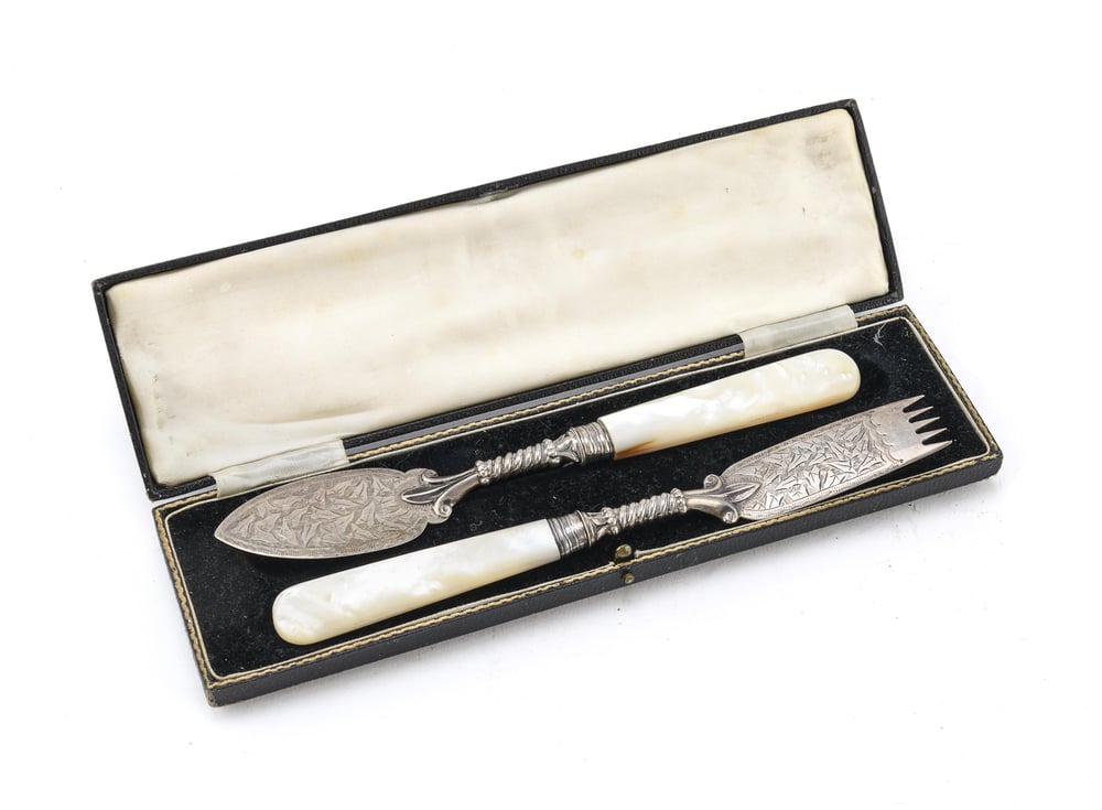 Image of Victorian or Edwardian pair of Silver Desert Cutlery Pieces with Mother-of-Pearl Handles