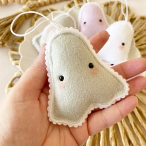 Image of Mini Ghosts