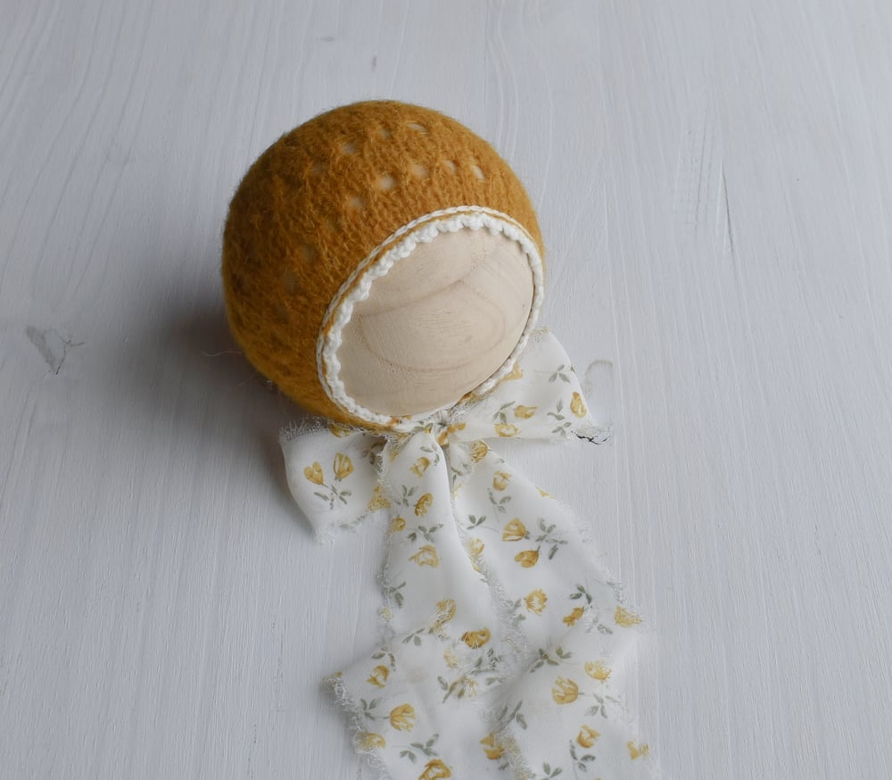 Image of Mustard Scalloped Bonnet & Wrap