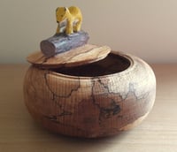 Image 2 of Locking lid box with Stoat