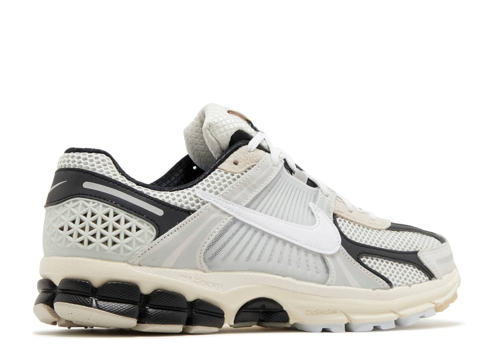 NIKE AIR ZOOM VOMERO 5 ‘SUPERSONIC’