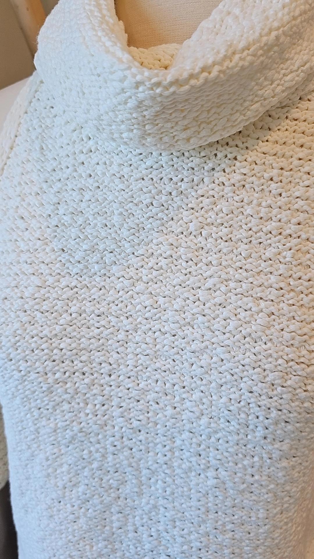 Image of Snow Chunky Cowl neck