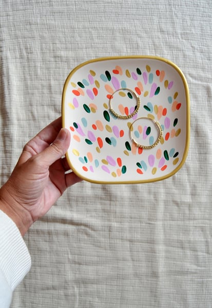 Image of PLATO DE CERÁMICA PINTADO A MANO - PINCELADAS