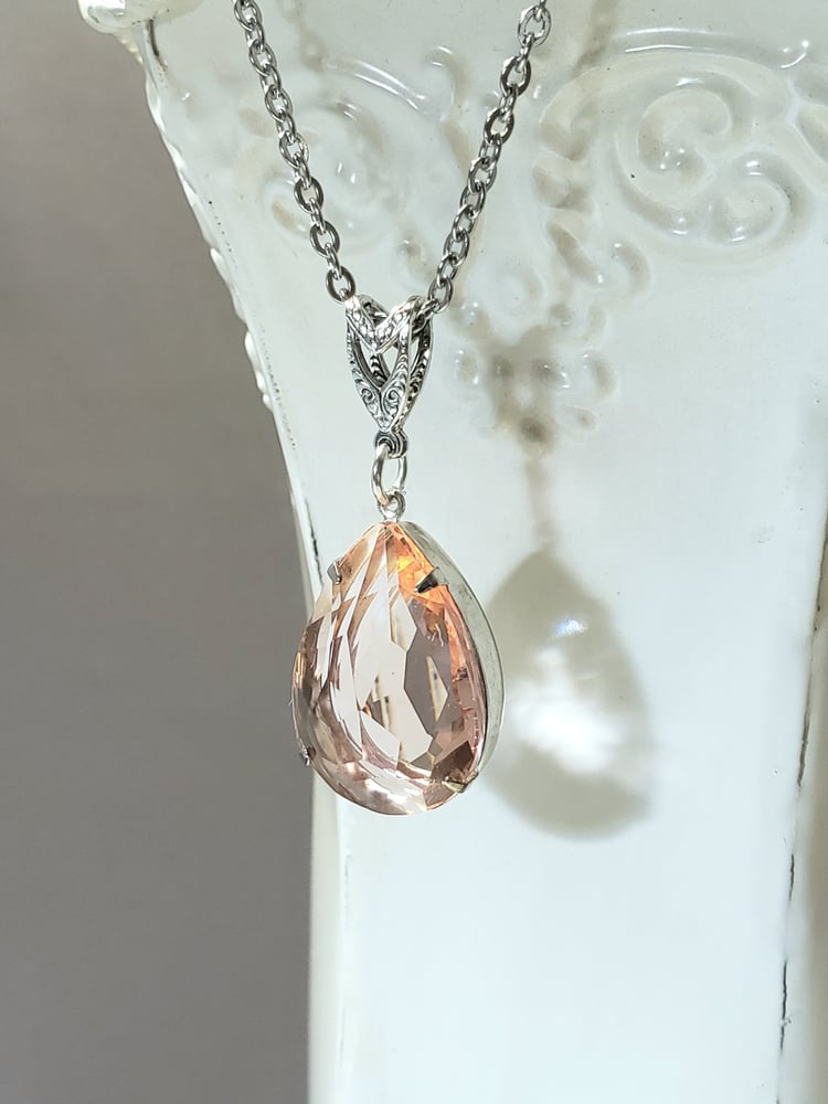 Image of Sheer Peach Art Deco Necklace - 1920s Vintage Style Art Deco Jewelry 