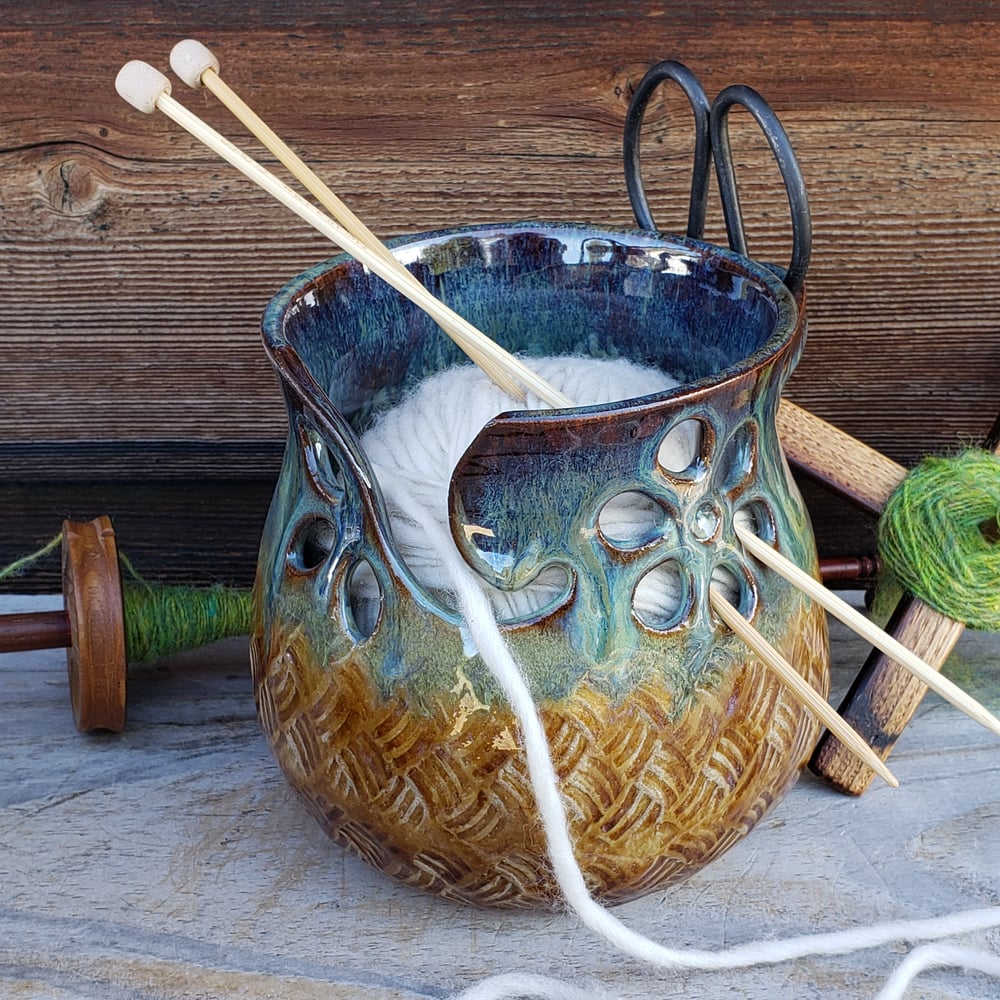 Image of Yarn Bowl/Crafter's Catch-all with Bonsai Snips: Basket weave