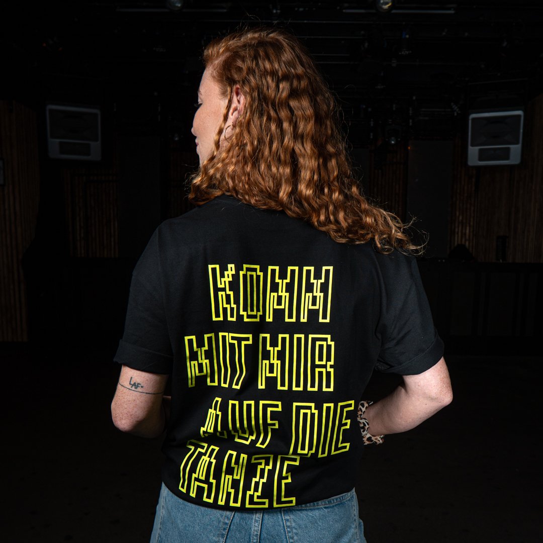 "Komm mit mir auf die Tanze" Shirt by Dantze