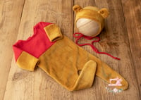 Image 2 of WINNIE THE POOH