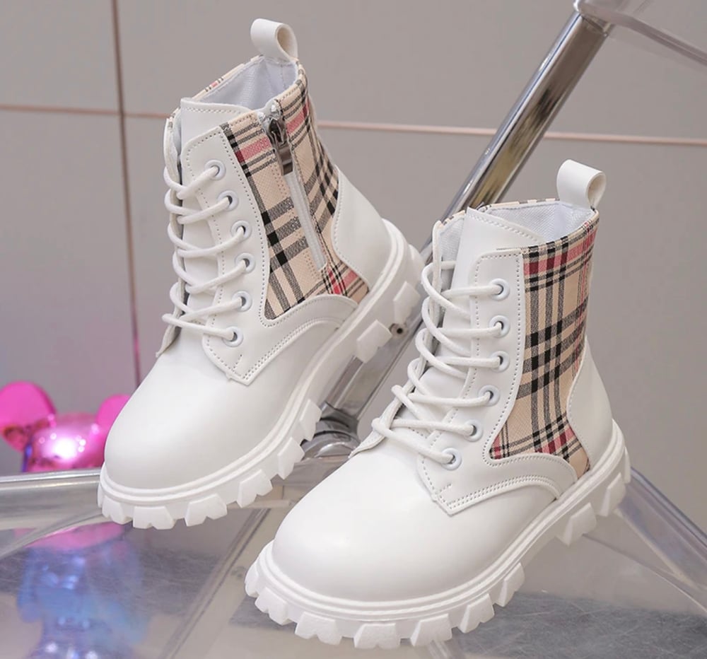 Image of London Plaid Boots