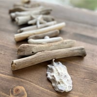 Image 3 of Coastal Driftwood Wall Hanging w/Starfish & Shell