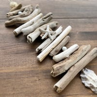 Image 4 of Coastal Driftwood Wall Hanging w/Starfish & Shell