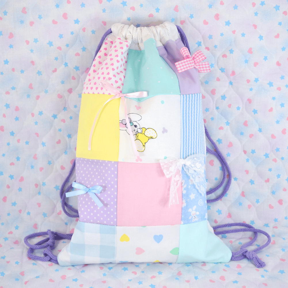 Drawstring Bag: 04