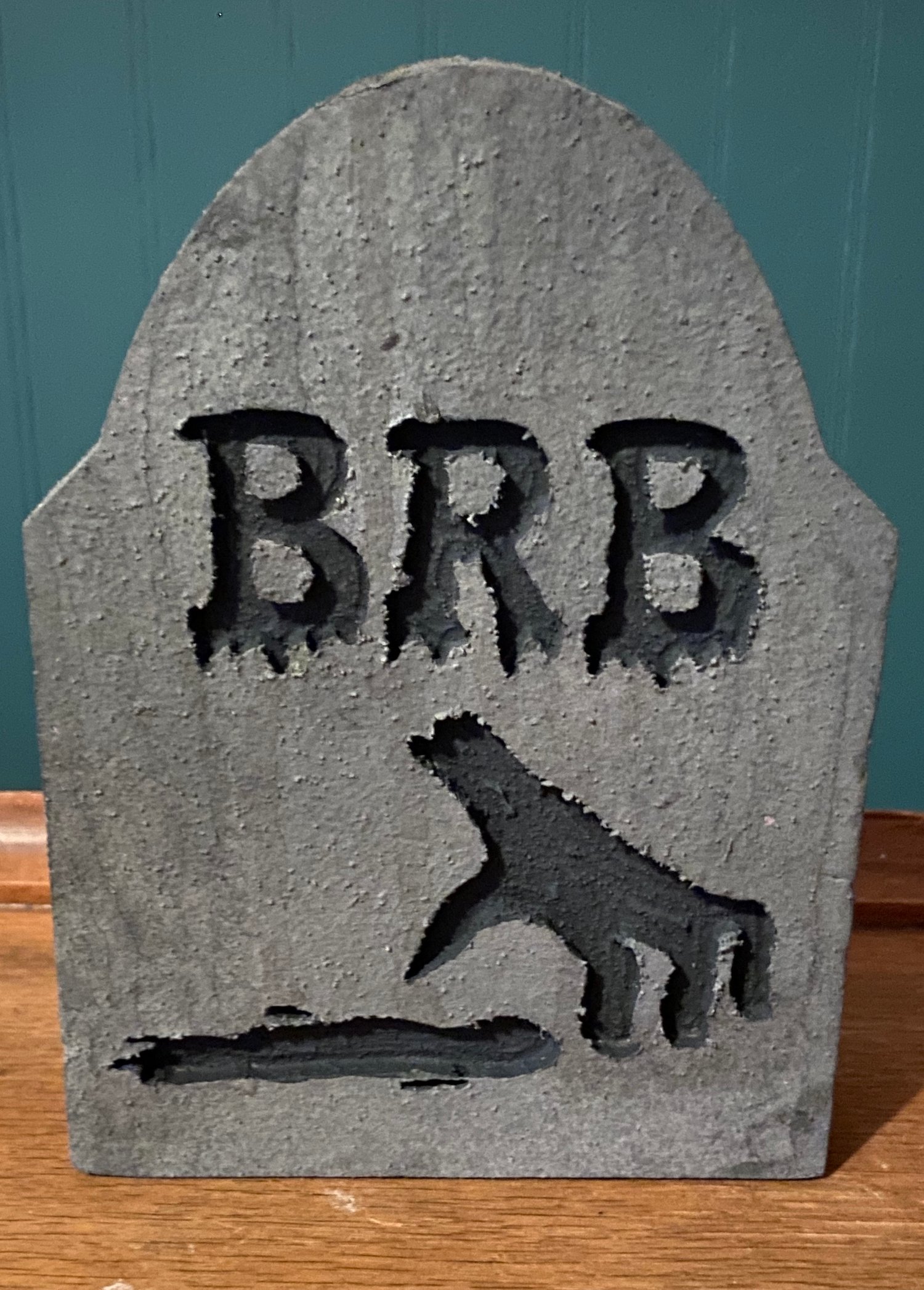 "Be Right Back" tombstone decoration for desk