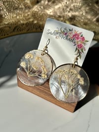 Image 5 of Baby's Breath on Capiz Shells