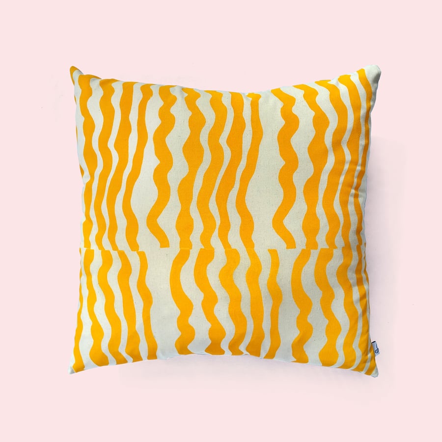 Image of AT THE BEACH CUSHION - SEA WEED