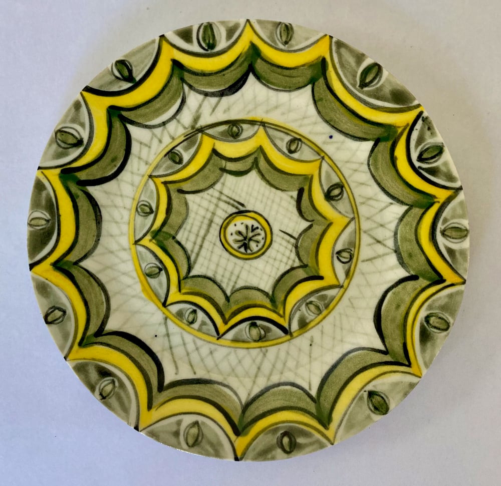 Image of Green and yellow pattern cups