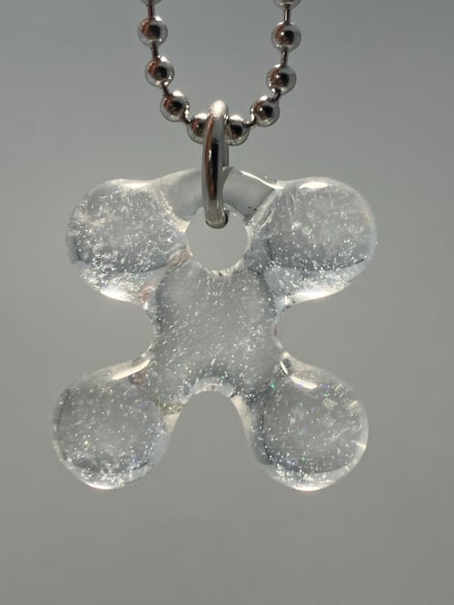 Image of crushed opal clover 