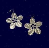 Image 1 of Daisy Earrings