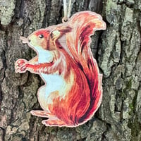 Image 5 of Décoration à suspendre en bois : écureuil